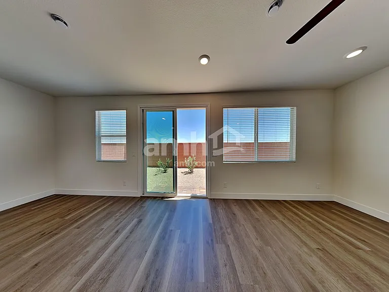 8141 Braavos Peninsula Ave — Photo 6