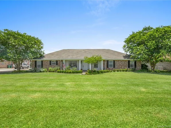 1818 Deepwoods Dr, Lake Charles, LA 70605