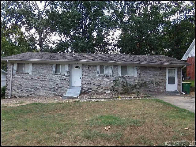 3 bed, 2.0 bath, 1834 sqft, $1,695 — Photo 3