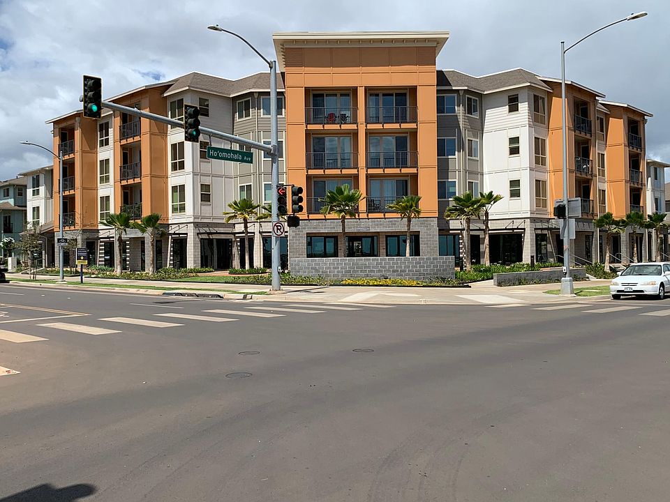 Gateway plaza building