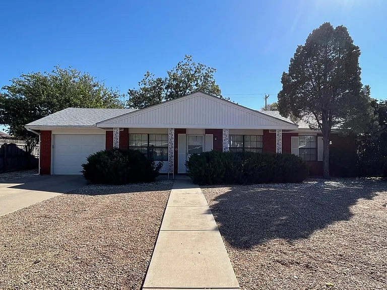 610 Swinging Spear Rd — Photo 1
