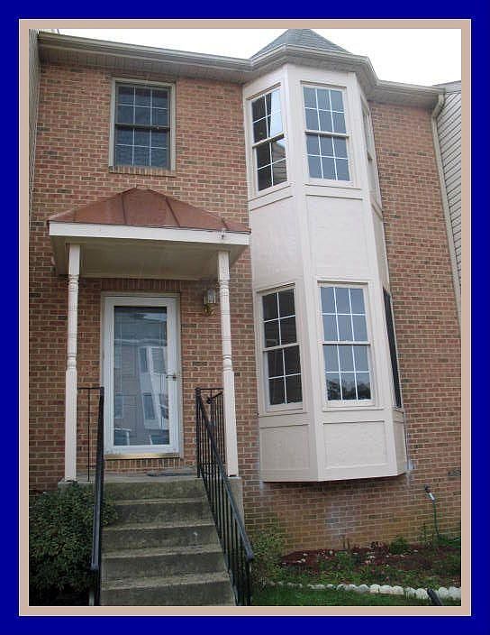 1st image of 105 Barrie Pl