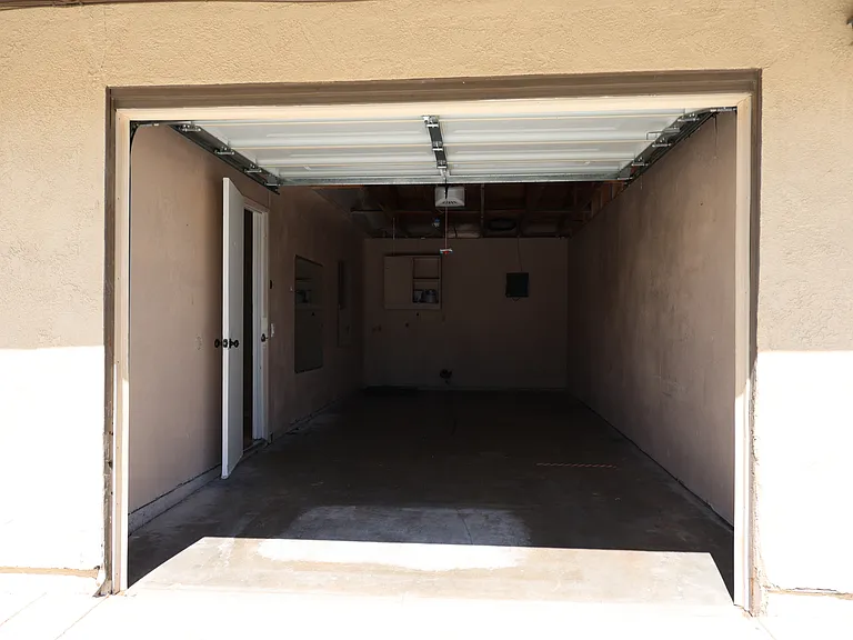 16458 Spruce St — Photo 35