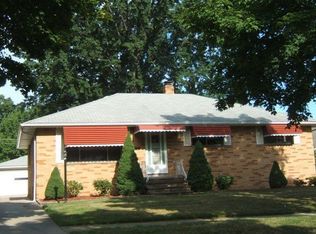 6310 Beverly Dr, Parma Heights, OH 44130
