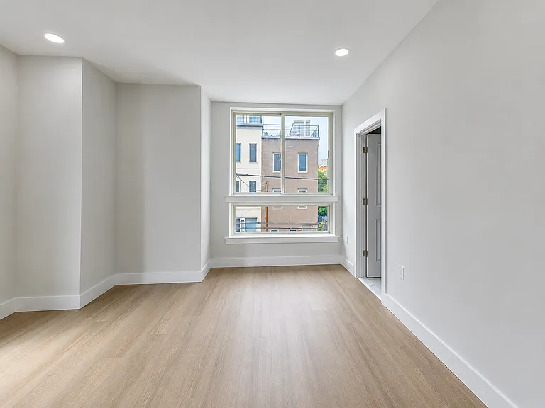 122 E Cumberland St — Photo 5