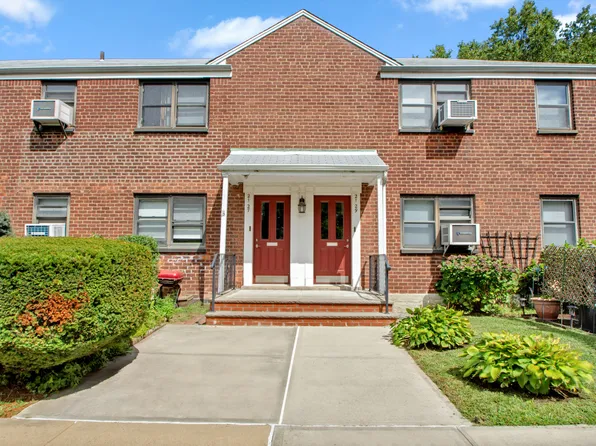 21-29 Utopia Parkway image 8 of 8