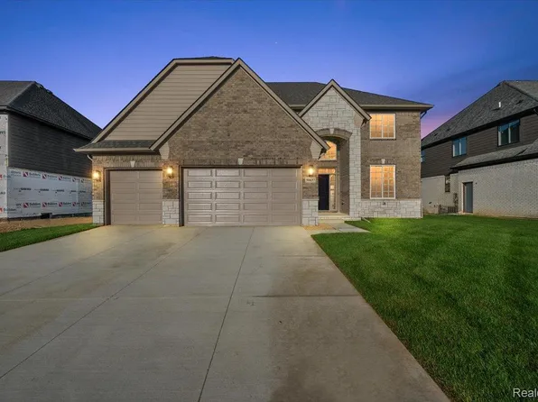 50637 Mistwood Dr, Macomb, MI 48042