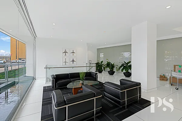 Sold by Compass | media 21