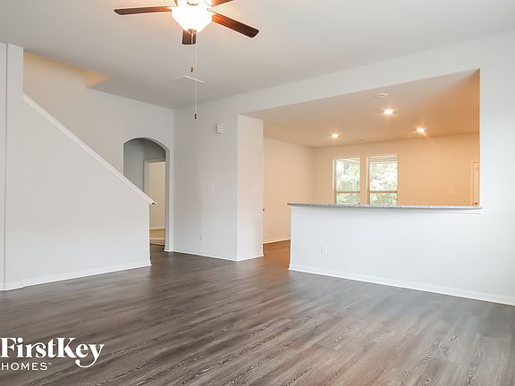 4th image of 119 Lakeway Cir