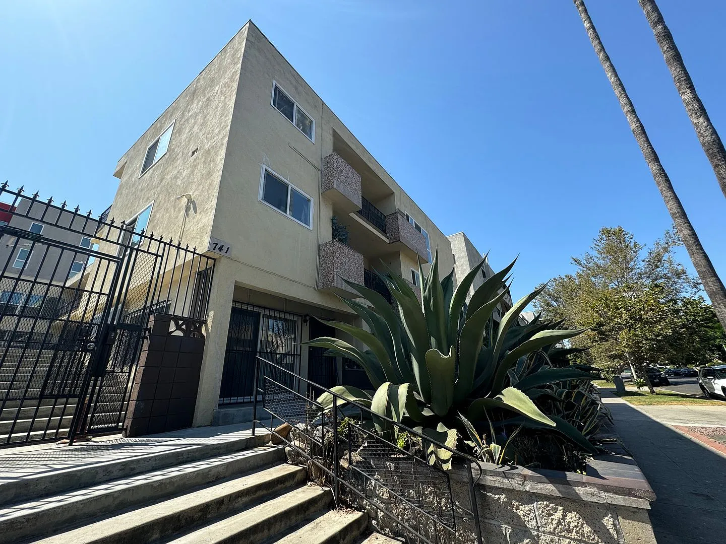 Hobart Apt — Photo 1