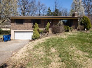 1777 Woodwind Dr, Imperial, MO 63052