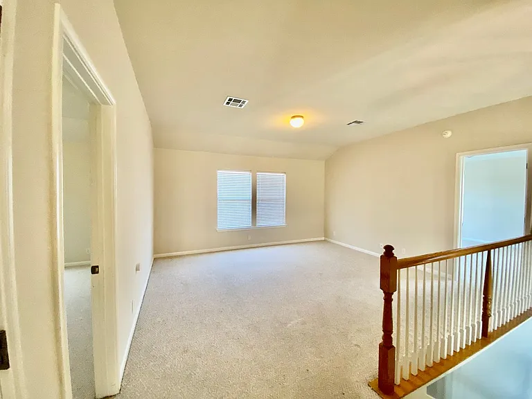 20412 Farm Pond Ln — Photo 11