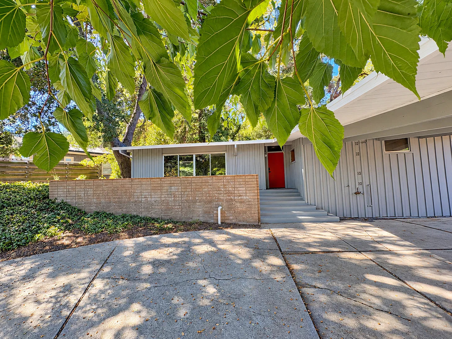 3 bed, 1557 sqft, $6,500 — Photo 1