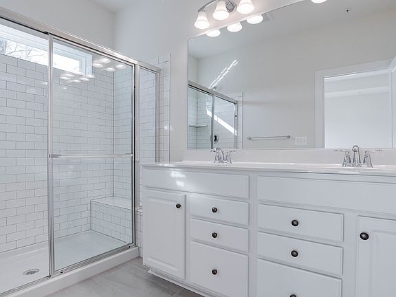 Relaxing owner s bath