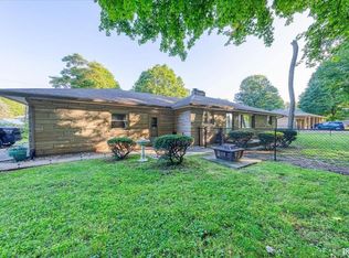 12211 S Old Rd, Muncie, IN 47302