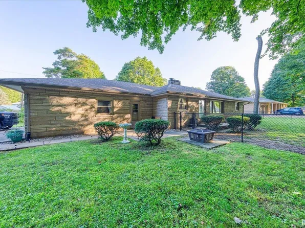 12211 S Old Rd, Muncie, IN 47302