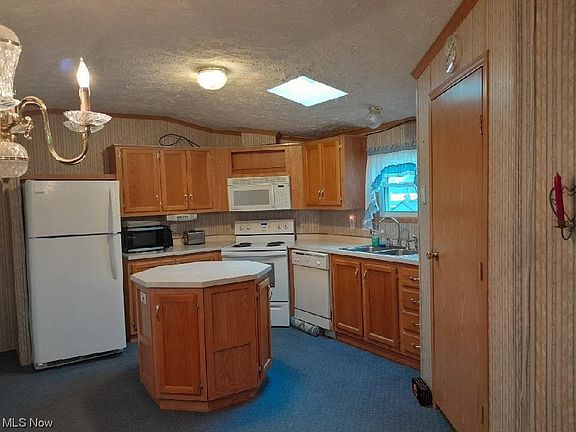5th image of 1011 S Park Dr