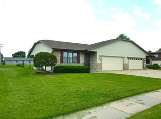 919 W Jefferson St, Waupun, WI 53963