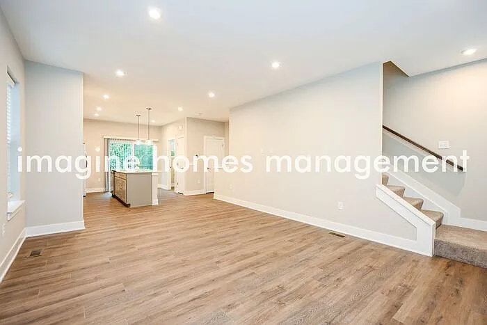 3 bed, 2.5 bath, 1541 sqft, $2,495 — Photo 3