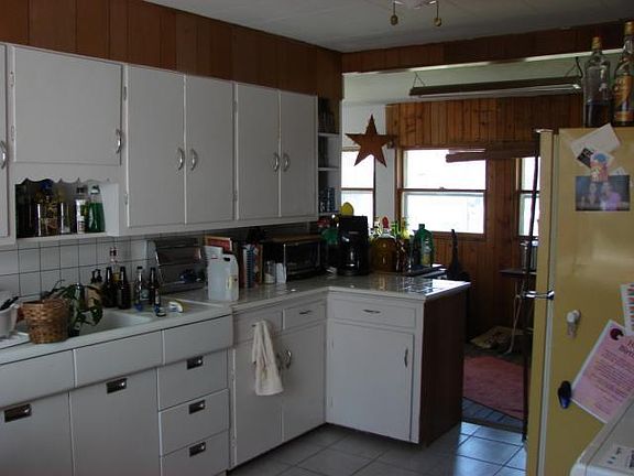 2nd image of 15119 Lakeview Dr