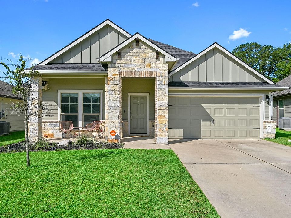 1st image of 1917 Thorndyke Ln