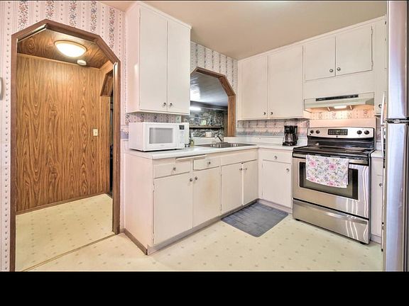 3rd image of 2053 Terilyn Ave