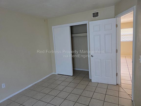 3rd image of 685 Oleander Ave
