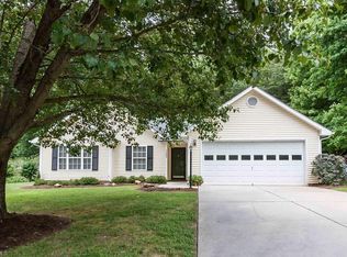 7405 Merry Oaks Ct, Greensboro, NC 27410