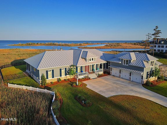 2nd image of 76 Soundside Drive