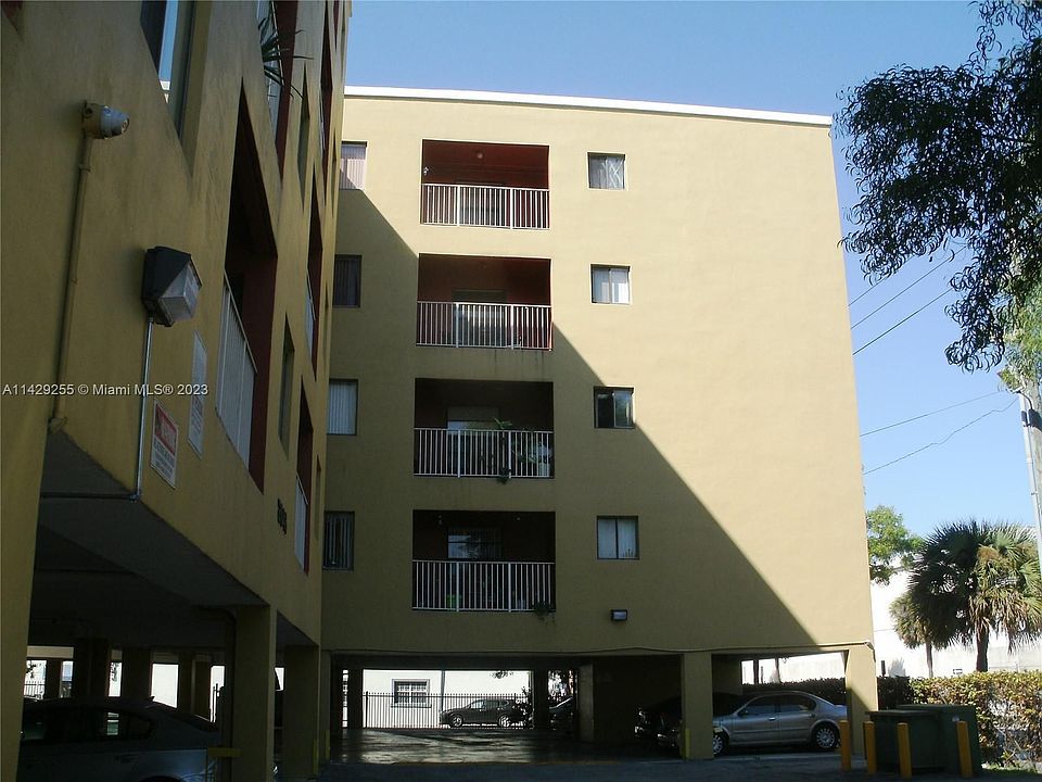2nd image of 2046 W Flagler St #211