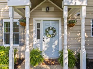 857 Harbor Bend Dr, Brandon, MS 39047
