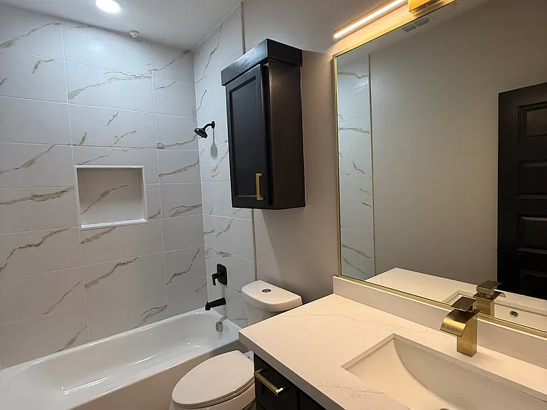 2204 E Viviana St #1 — Photo 9