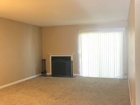 5th image of 3180 Country Club Dr APT 3A