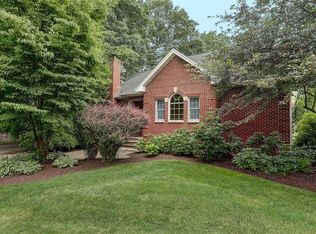 221 Tomahawk Trl, Cranston, RI 02921