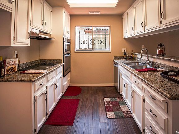 2nd image of 609 Burnham Ct