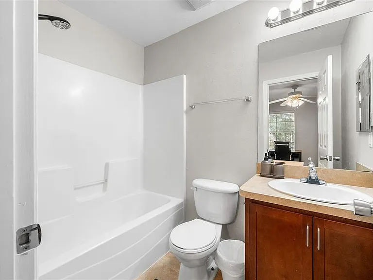 2927 SW 35th Pl #113 — Photo 18