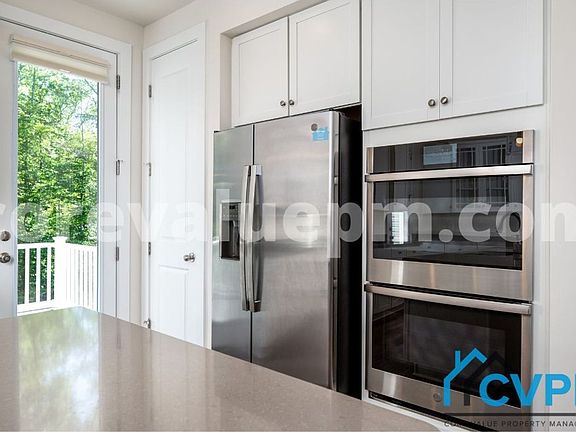 5th image of 2542 Buckthorn Dr