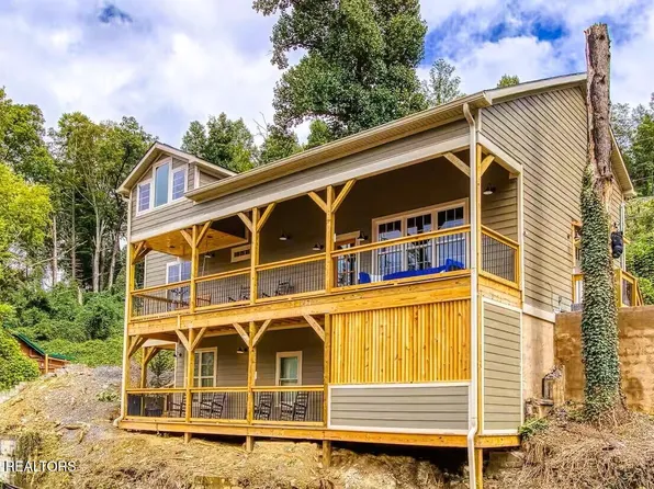 260 Circle Dr, Gatlinburg, TN 37738