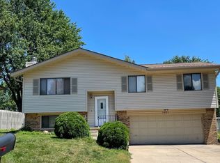 7821 Chinawood Ave, La Vista, NE 68128