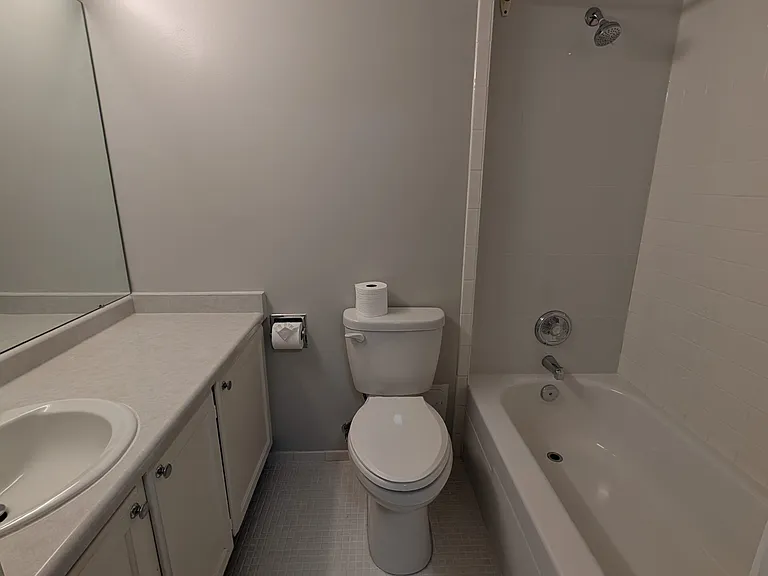 284 Mill Rd #E3 — Photo 9