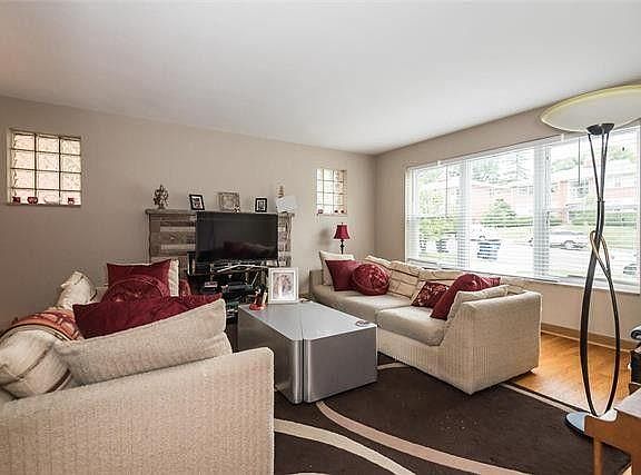 2nd image of 8710 Delmar Blvd Unit 1