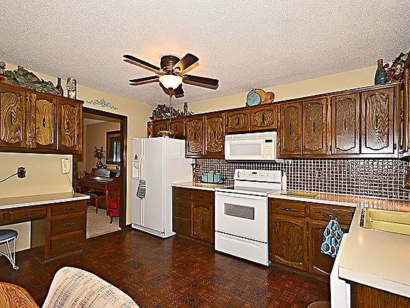 4th image of 1200 NE 82nd St