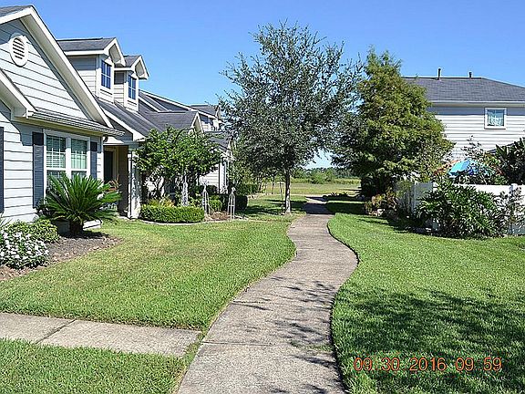 3rd image of 1518 Kew Garden Dr