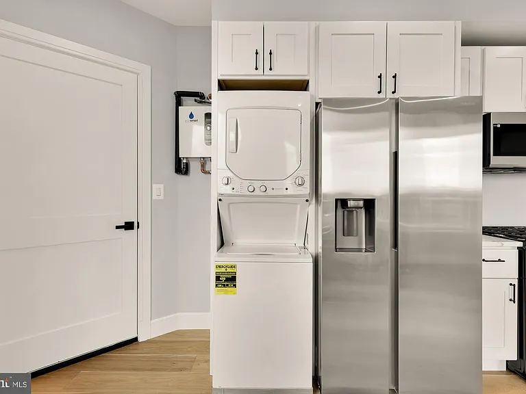 3215 Mount Pleasant St NW #401 — Photo 8