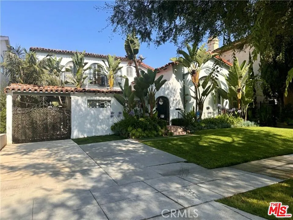 6 bed, 6.5 bath, 4500 sqft, $15,500 — Photo 1