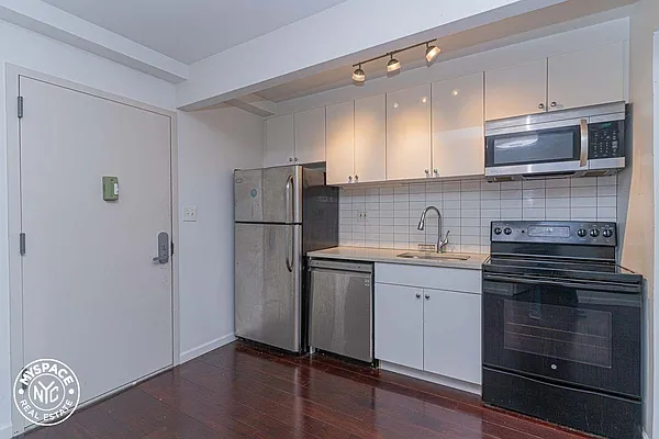 Rented by MySpaceNYC | media 36