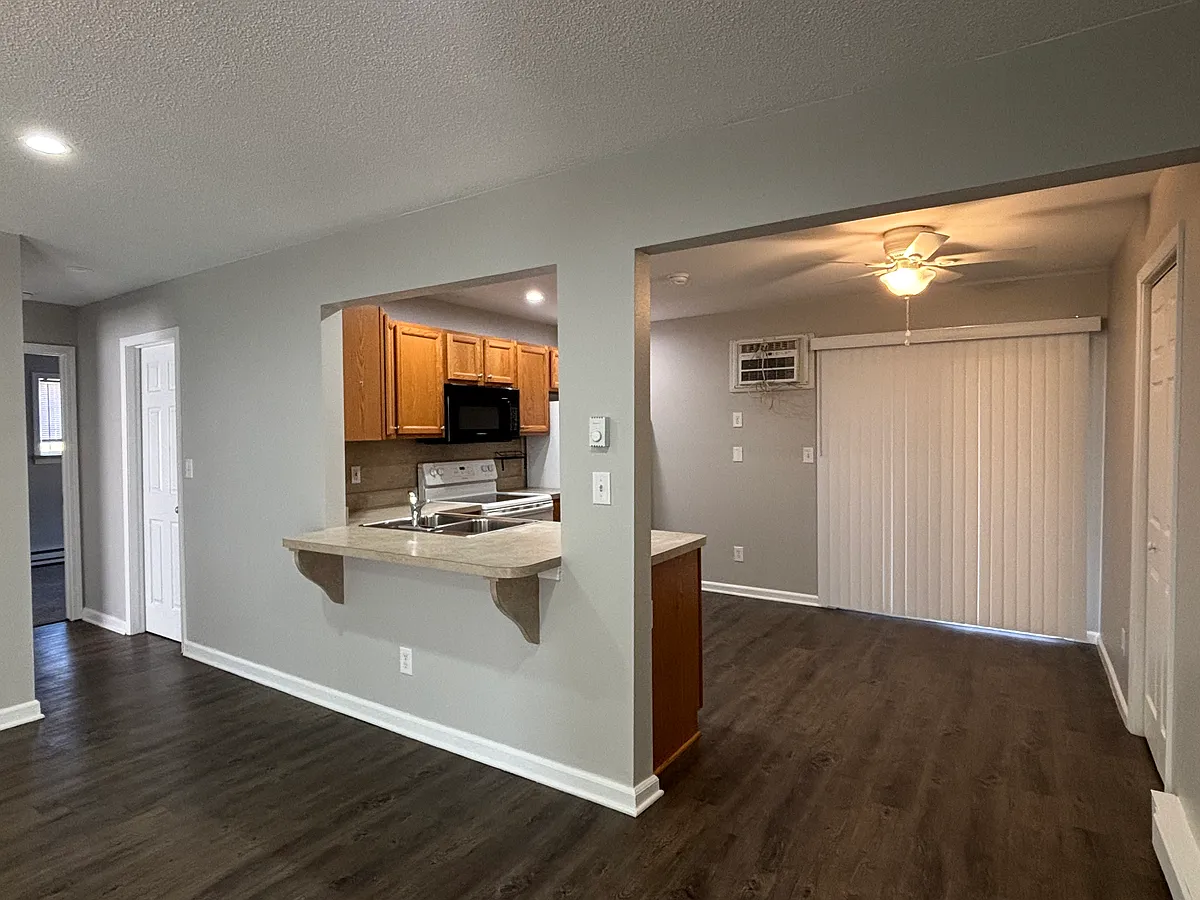 Building Photo - 74 Village Ct #1