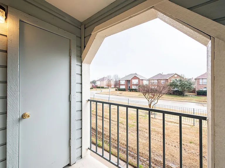 Fieldcrest Apartments — Photo 35