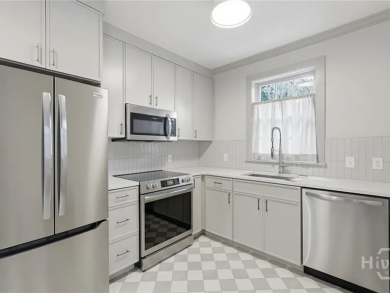 E McDonough St — Photo 18