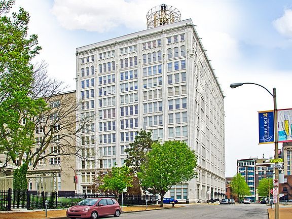 4th image of 1501-1509 Locust St #903